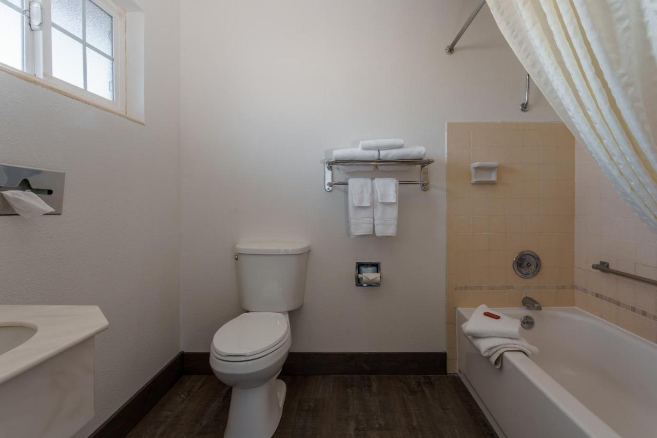 Riverfront Inn Roseburg Bagian luar foto