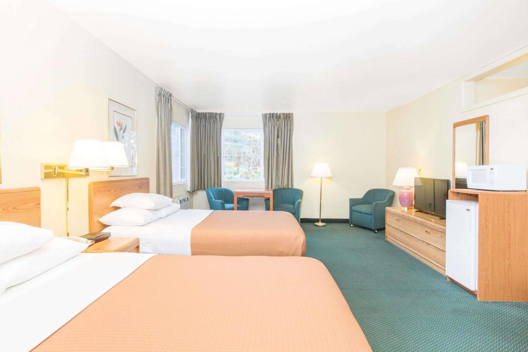 Riverfront Inn Roseburg Bagian luar foto